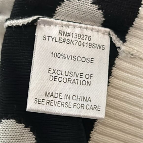 La Serein Polka Dot V-Neck Sweater - Black and White size extra small - Picture 6 of 6